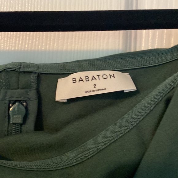 Babaton off the shoulder body-con emerald green dress - Picture 2 of 5